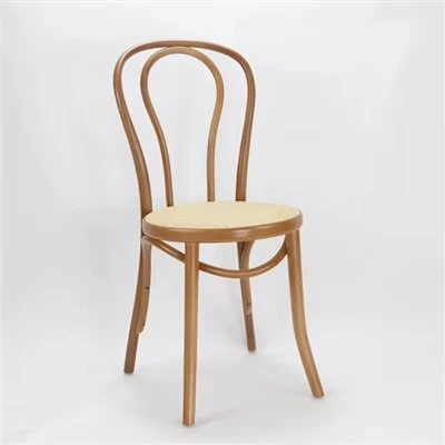 Cadeira Thonet empilhável de madeira curvada natural com assento de vime